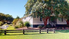 2 Bdrm Lakeside Villa Scenic View With Amenities